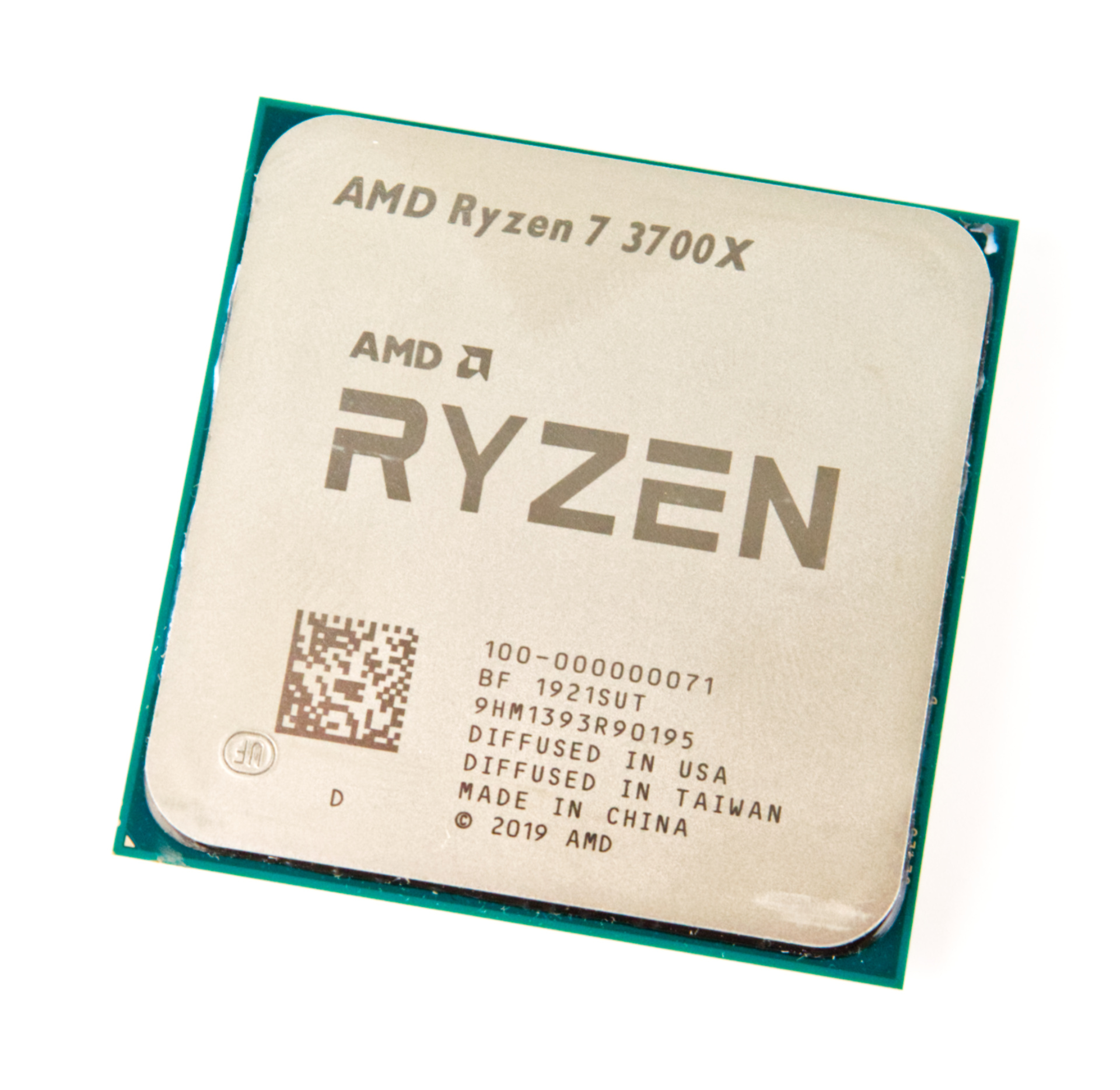 AMD Ryzen 5 7520C vs AMD Ryzen 7 3800XT vs AMD Ryzen 7 3700X